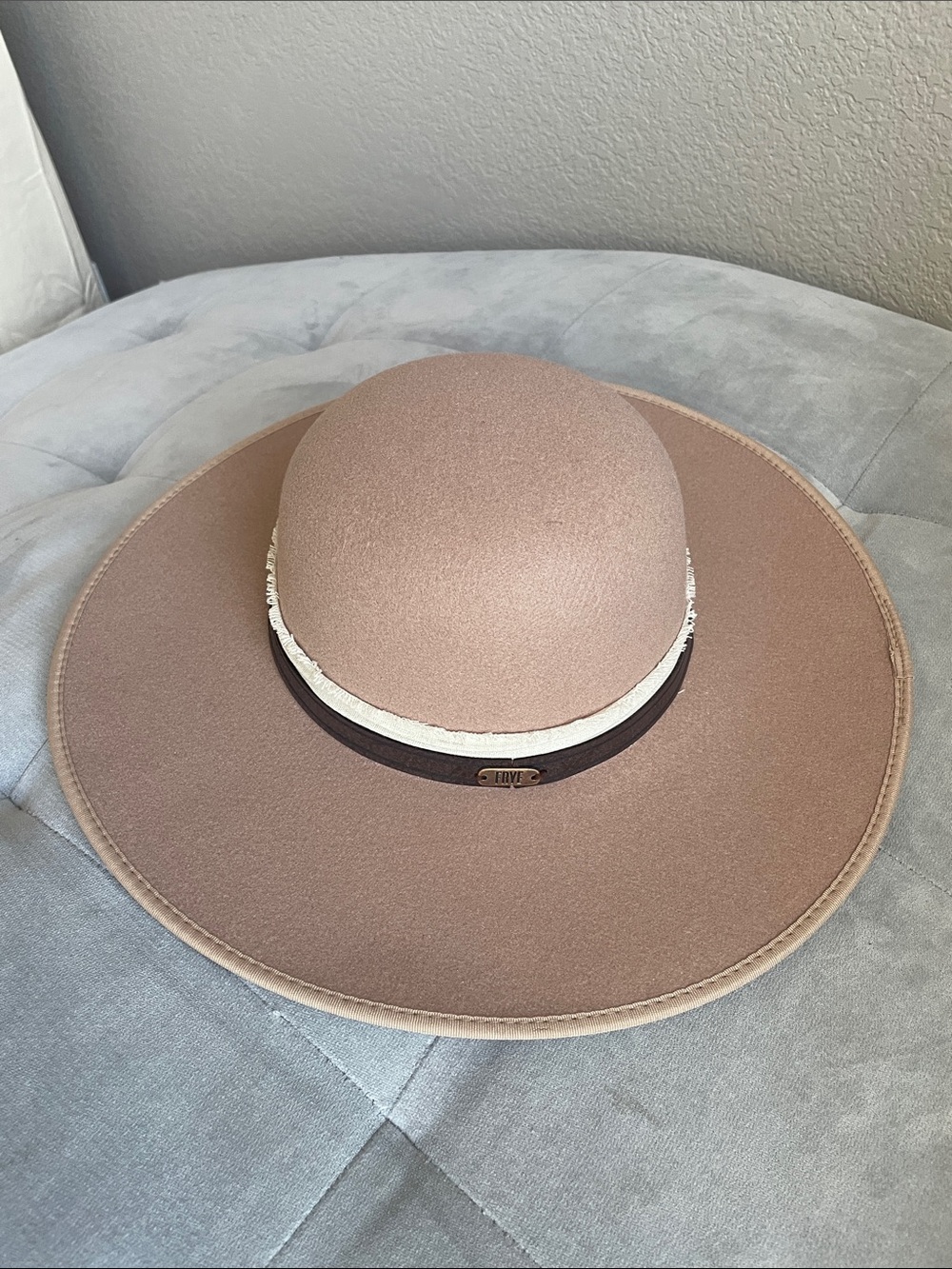 Frye Wide Brim Felt Hat in Taupe with Cream Band